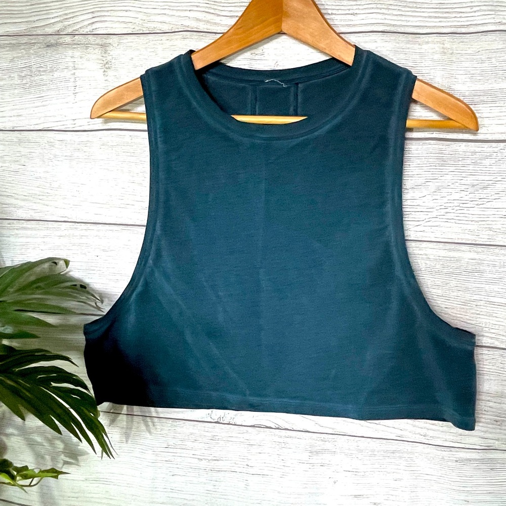 Lululemon Muscle Love crop tank